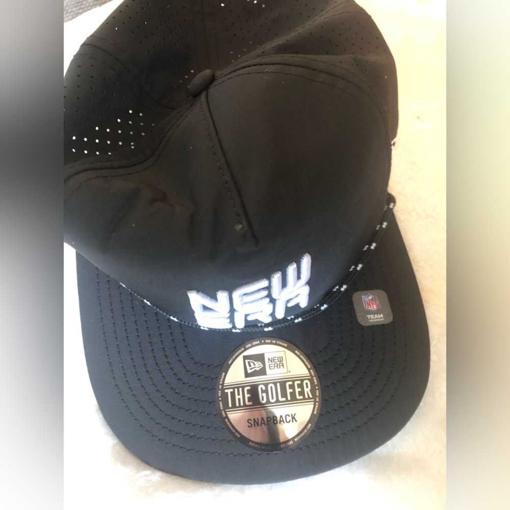 NWT New Era Black Snapback Golf Hat with White Embroidery
